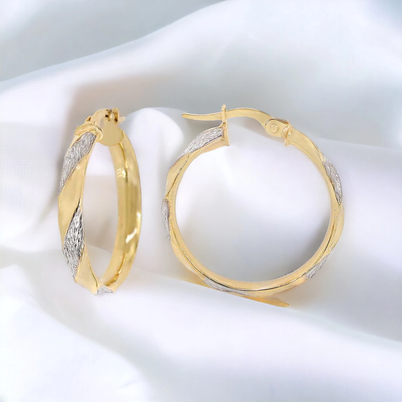 10k Gold  Rope Twist Hoop Earring